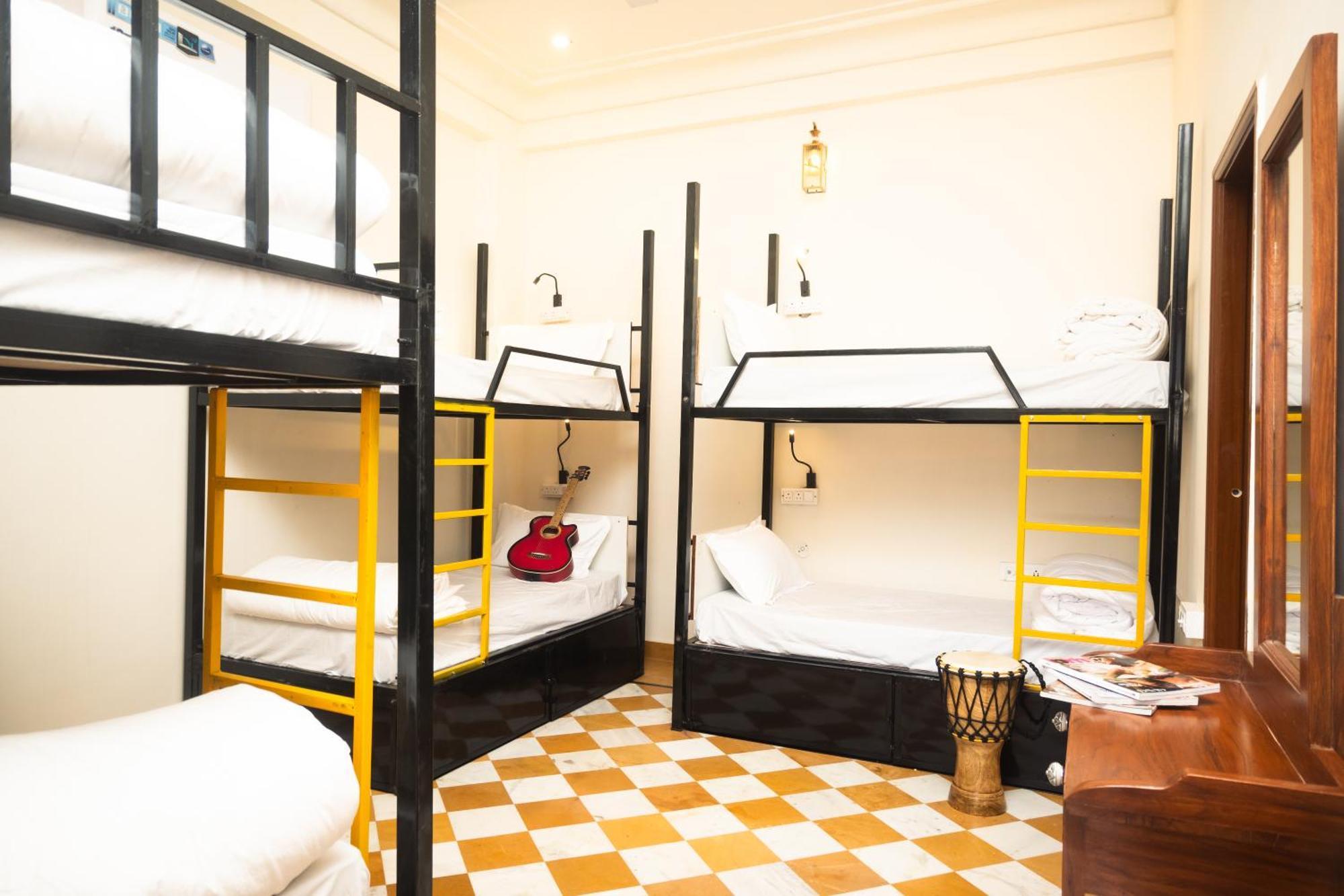Banana Hostel Пушкар Екстер'єр фото